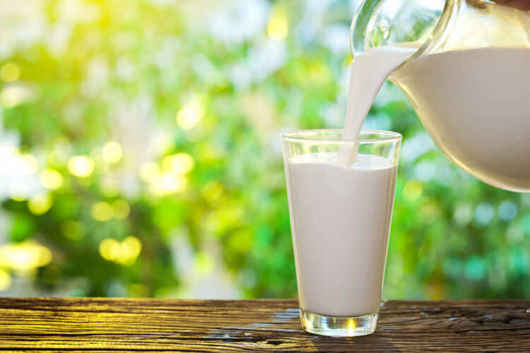 牛乳のカロリー&糖質を調べました〜豆乳と比較しながらポイント解説〜