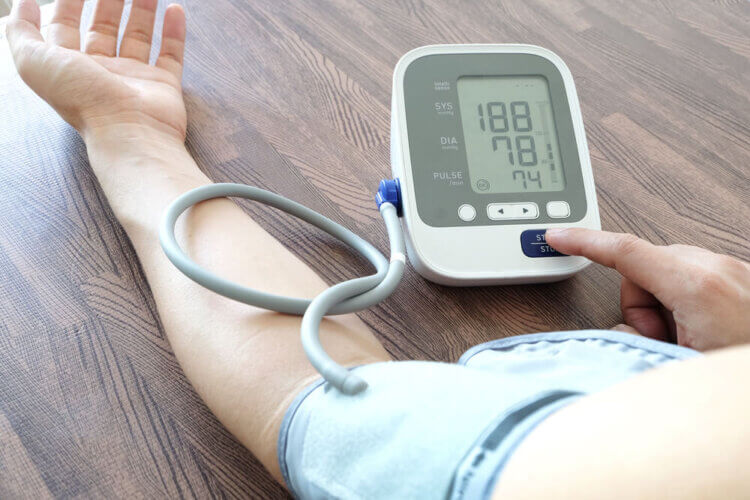 血圧が高い時はどのように対処する？〜方法や注意点を分かりやすく紹介〜